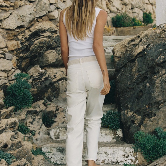 HIGH-RISE MOM FIT JEANS WITH CONTRAST WAISTBAND - Picture 10 of 11